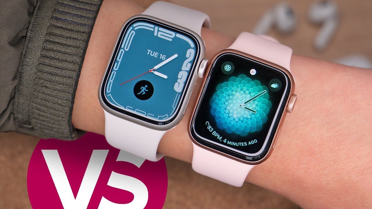 اپل واچ سری ۷ در کنار Apple Watch SE