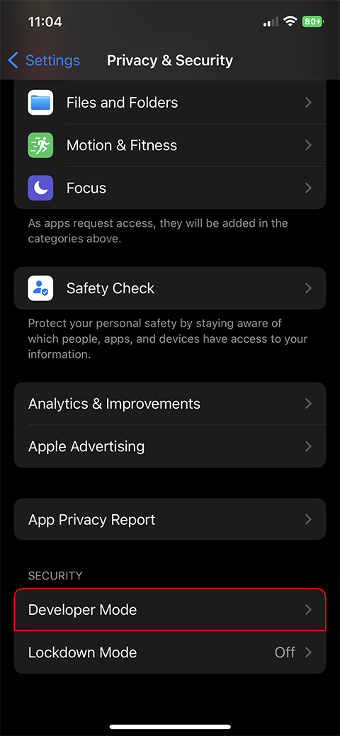 نمایی از قسمت Security & Privacy در iOS 16