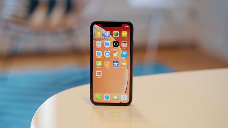 تفاوت طراحی آیفون SE 3 و آیفون 11