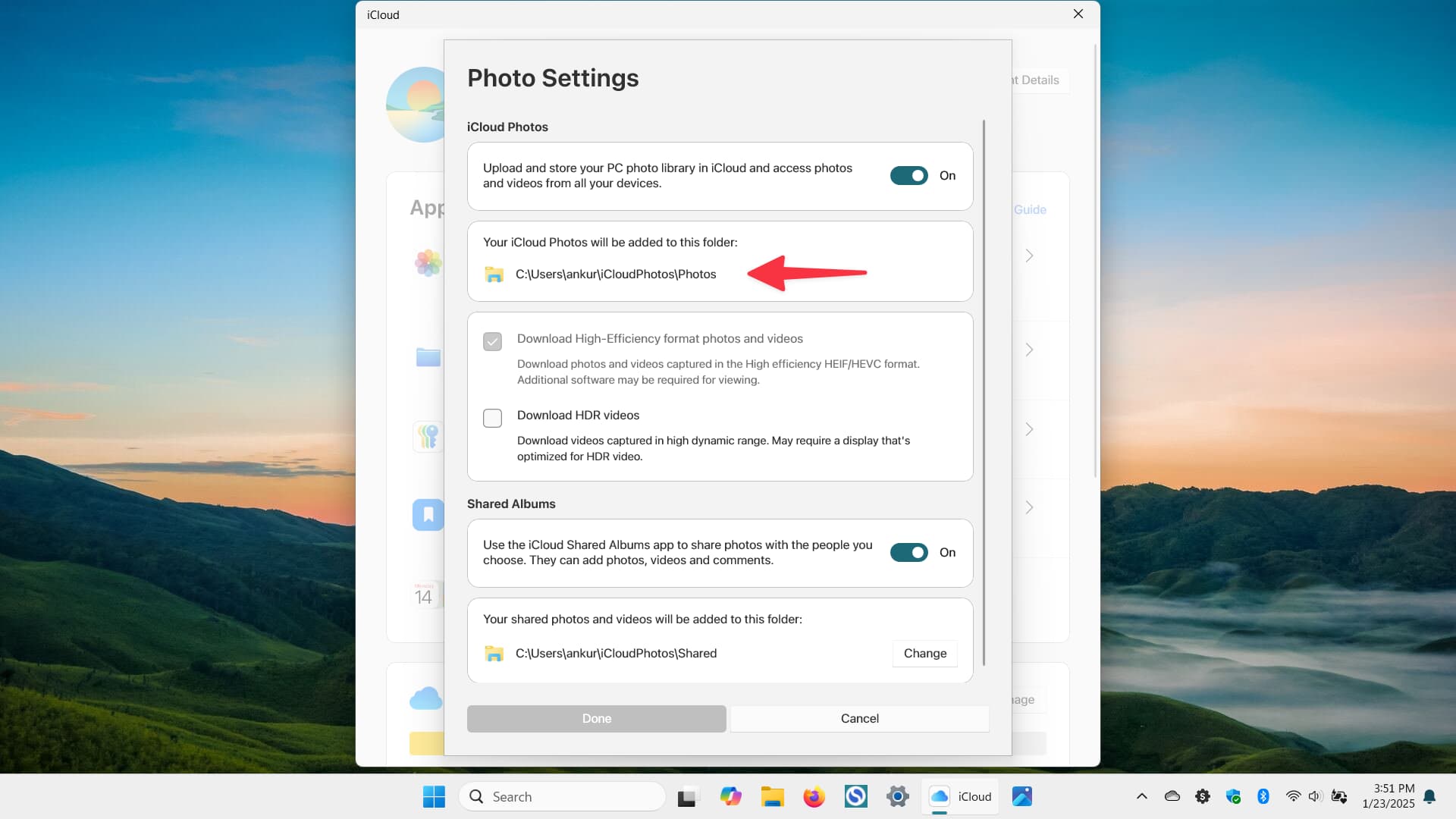 مشاهده پوشه File Explorer که عکسهای iCloud در آن روی رایانه ذخیره شدهاند