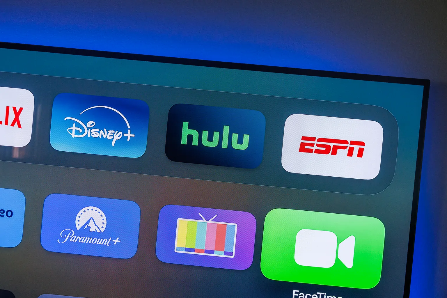 آیکون‌های Disney+، Hulu و ESPN